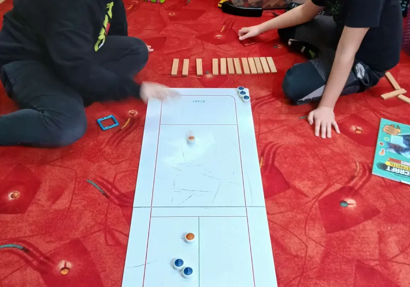 Kamarádství, hraní