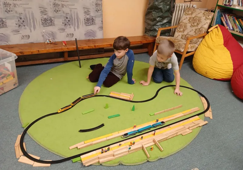 Kamarádství, hraní