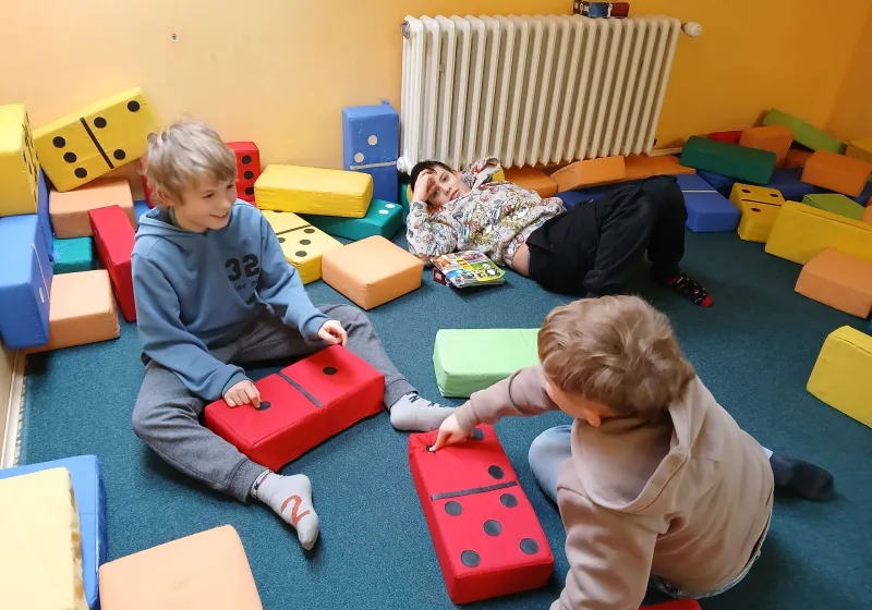 Kamarádství, hraní