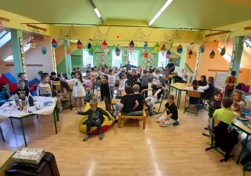 Kamarádství, hraní