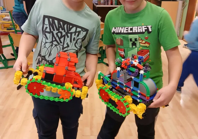 Kamarádství, hraní